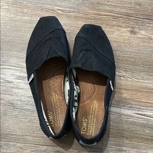 TOMS Classic Black Slip-Ons